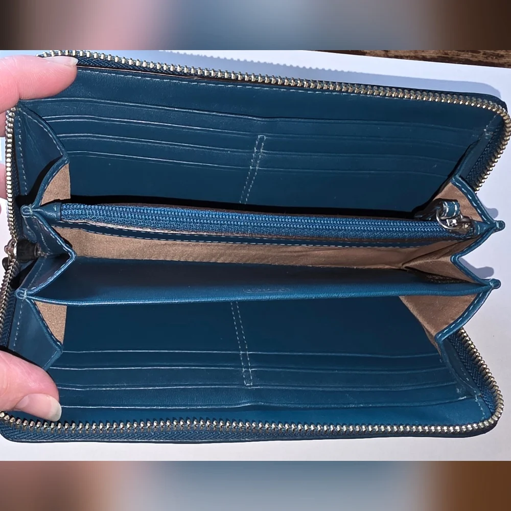 Coach TEAL LEATHER Zipper Wallet - Picture 3 of 4